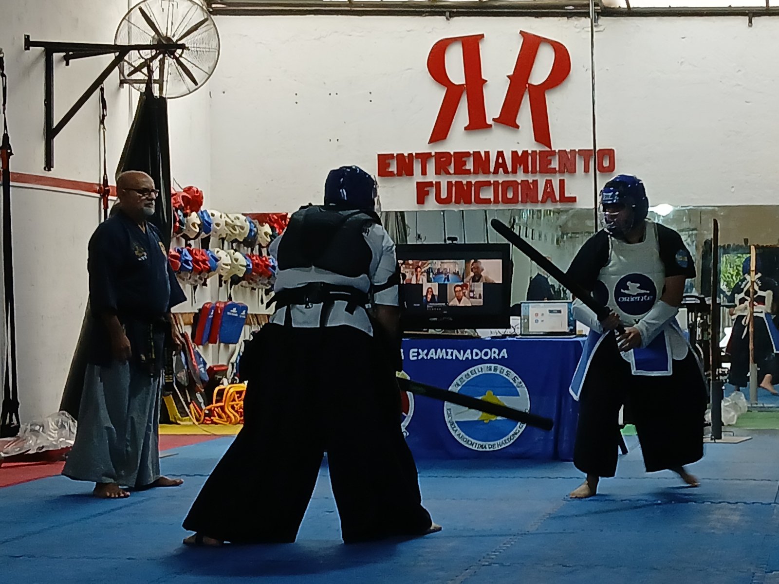 Nicolas Parcero y Leonardo Rodriguez, realizando Kyeokkeom