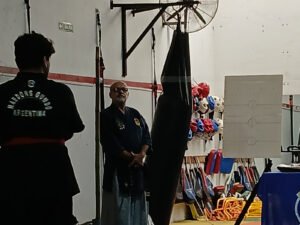 Nicolas Parcero, realizando Chong I Begi